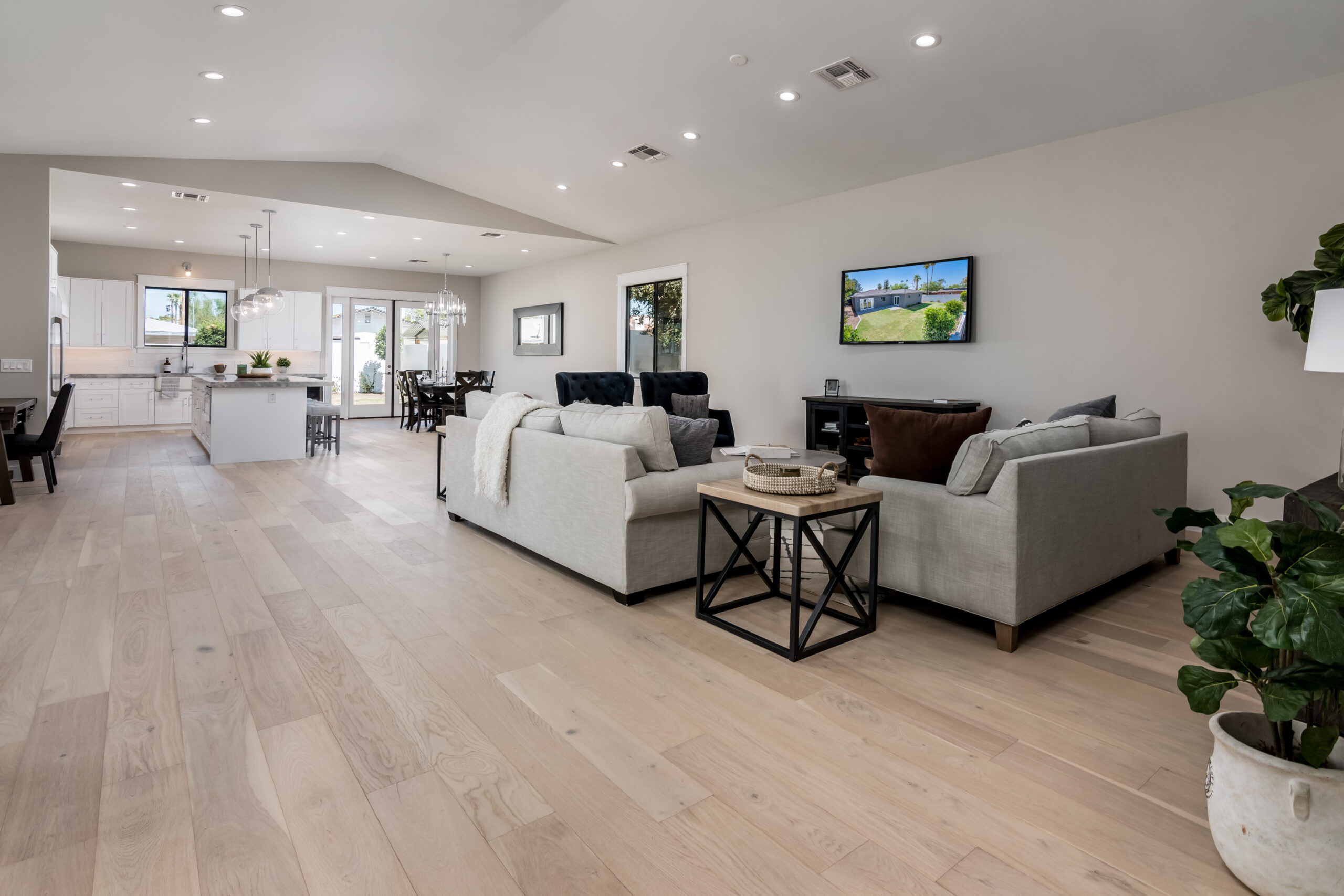 3518 E Glenrosa Ave - High Res11-11