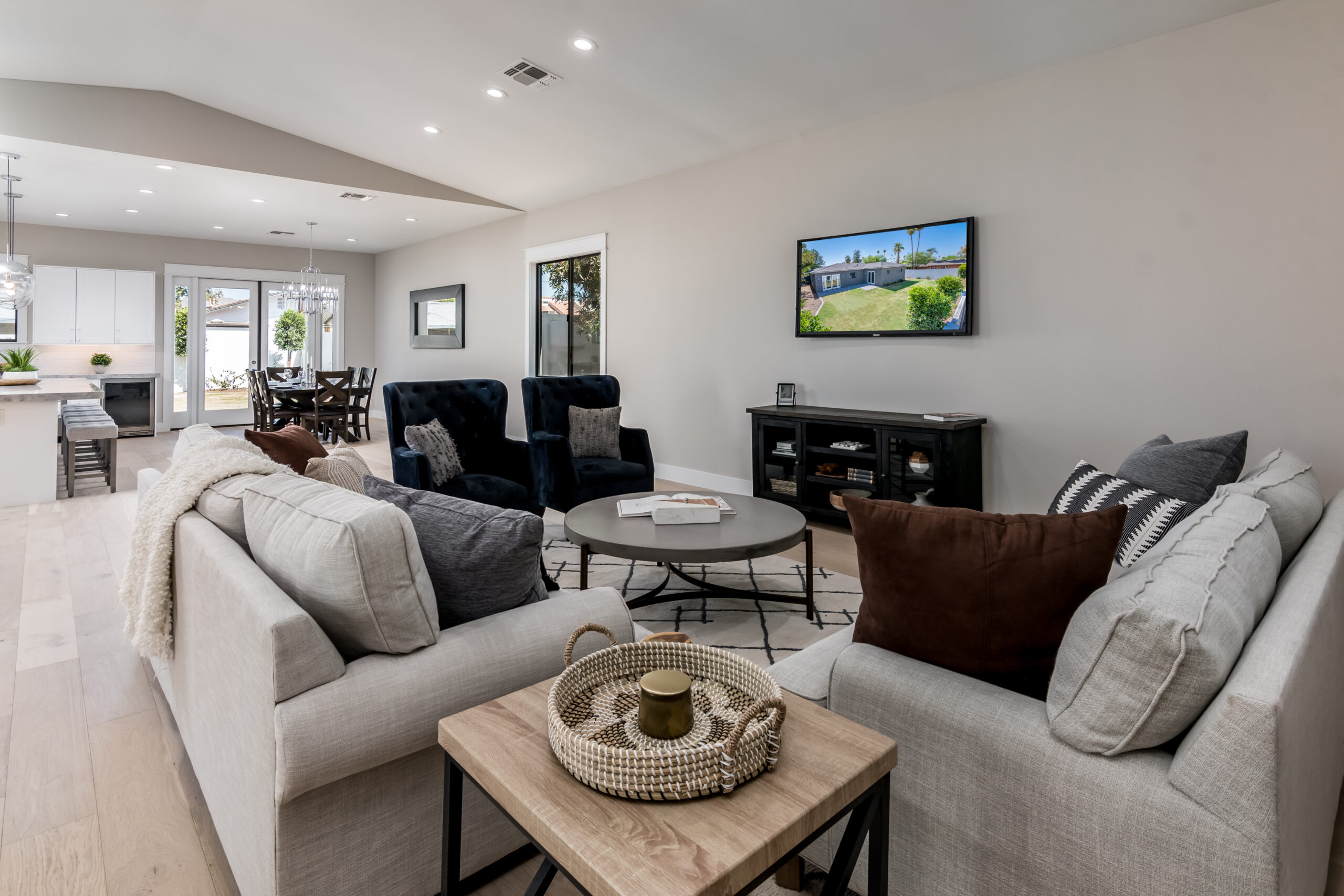 3518 E Glenrosa Ave - High Res12-12