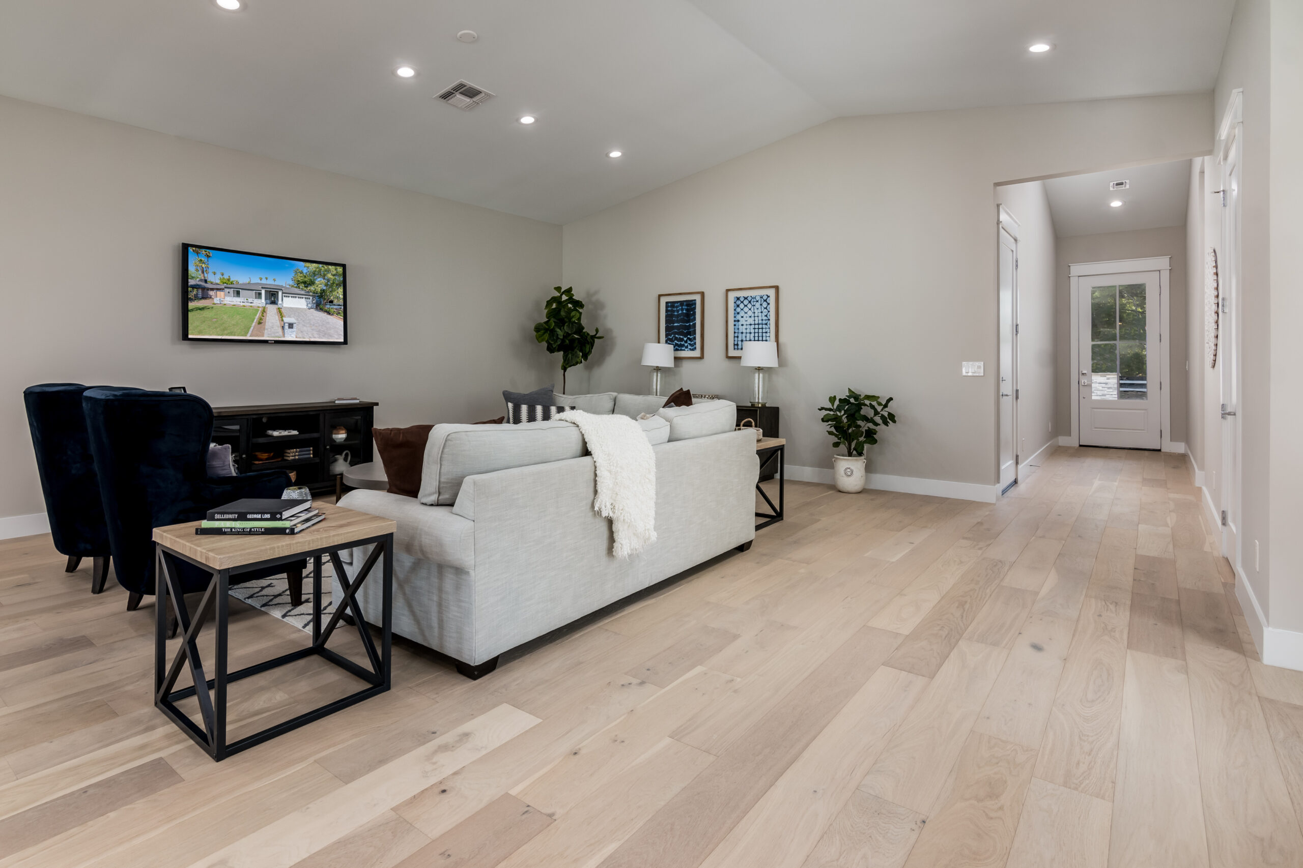 3518 E Glenrosa Ave - High Res13-13