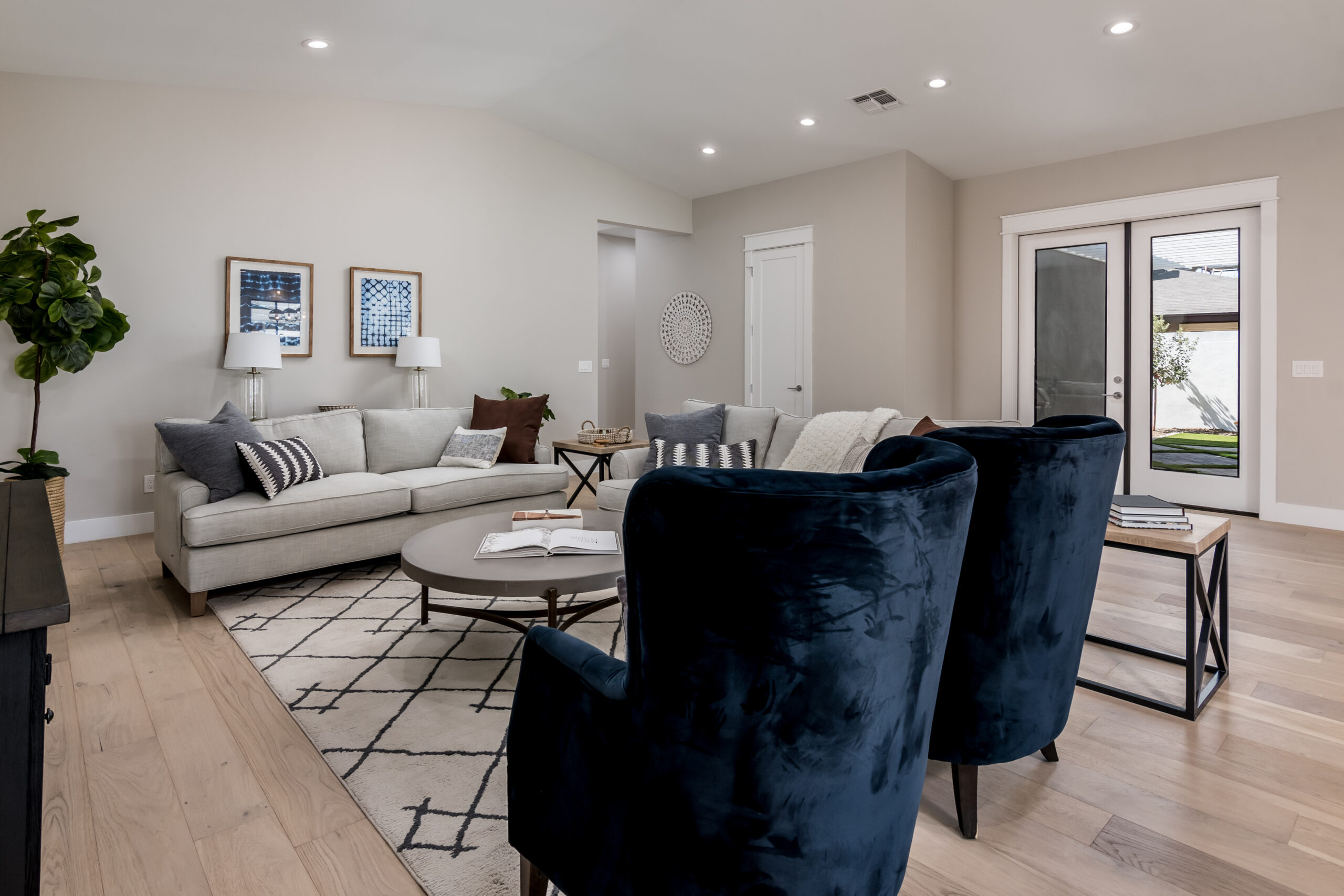 3518 E Glenrosa Ave - High Res15-15