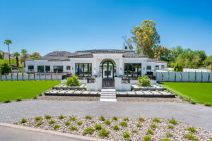 9422 N 50th Pl - High Res-1