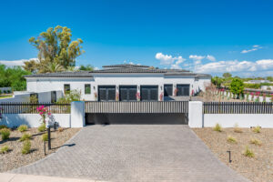 9422 N 50th Pl - High Res-10