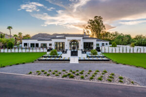 9422 N 50th Pl - High Res-11