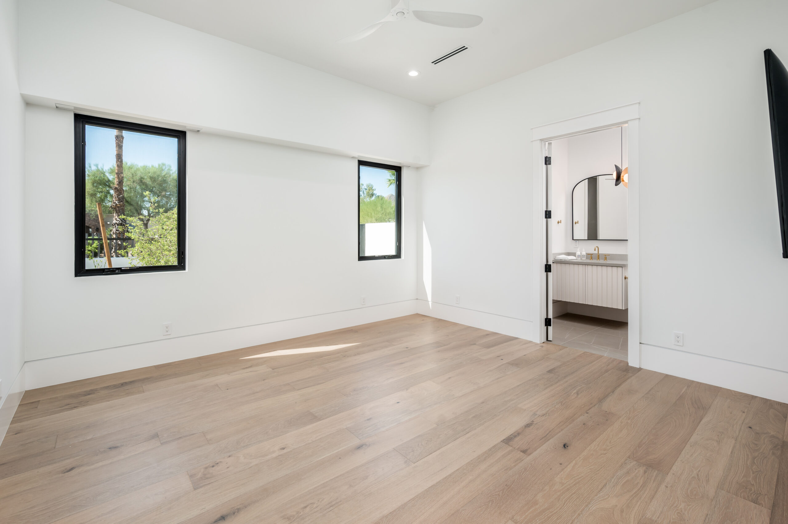 9422 N 50th Pl - High Res-128