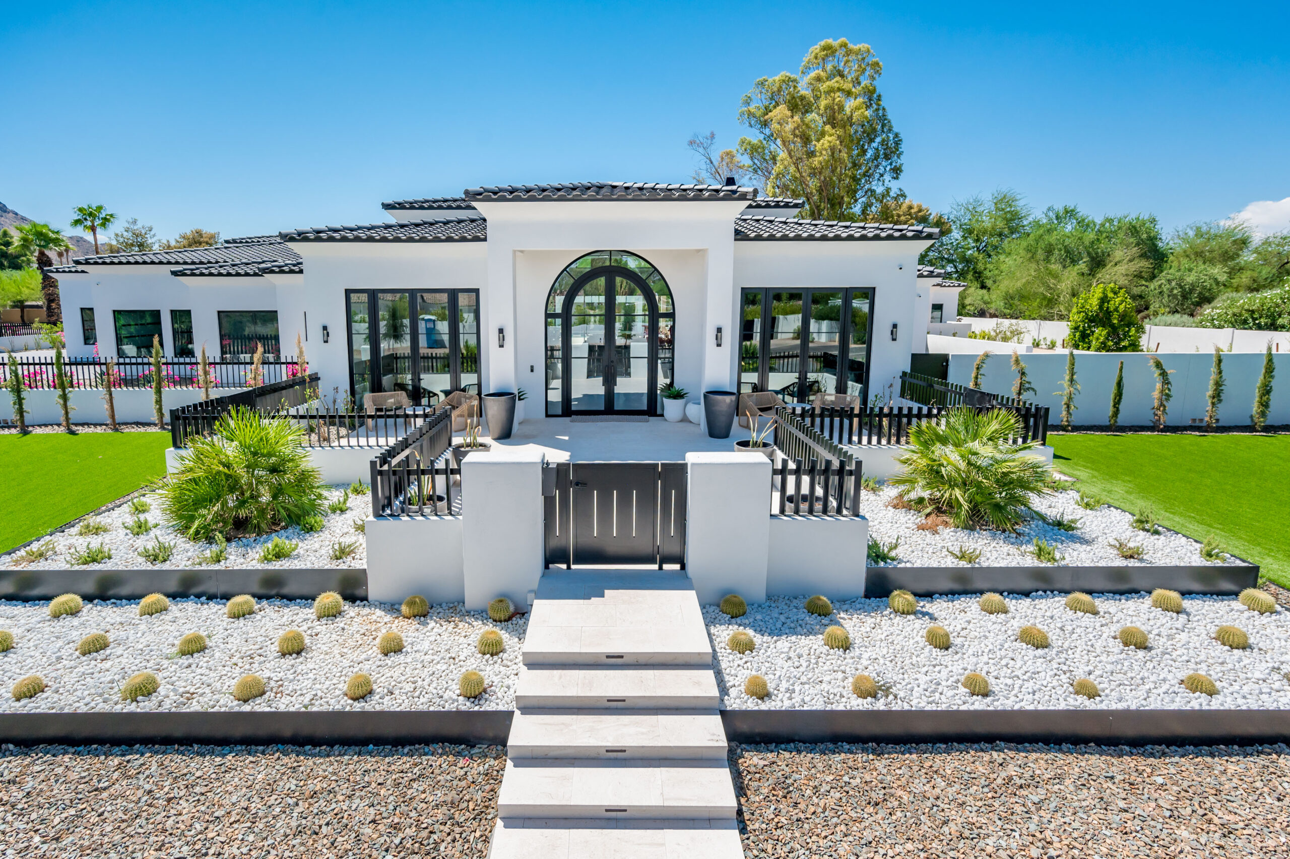 9422 N 50th Pl - High Res-2