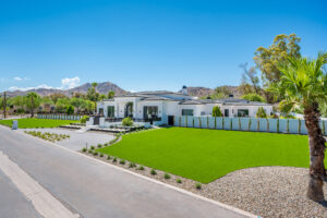 9422 N 50th Pl - High Res-3