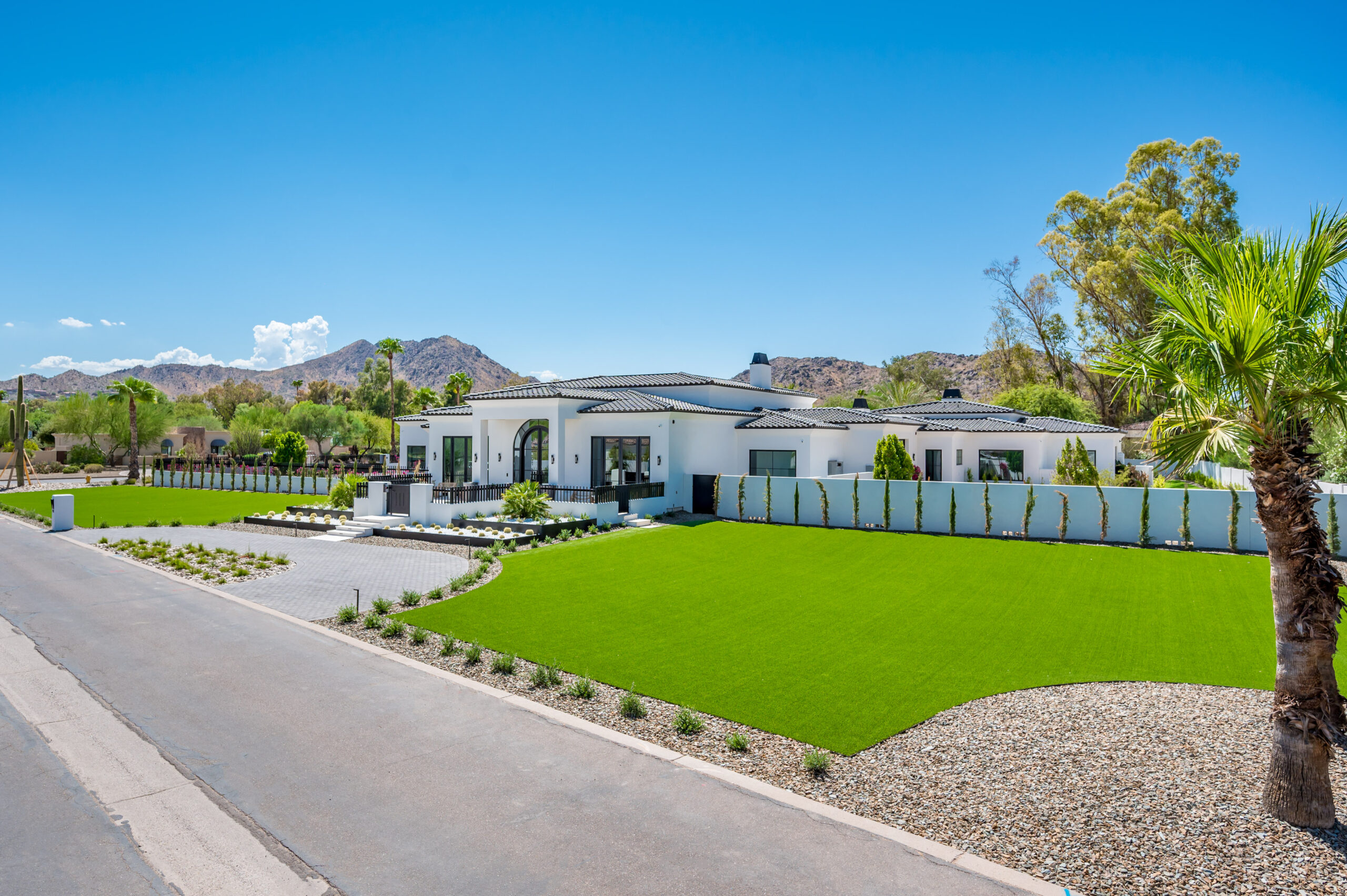 9422 N 50th Pl - High Res-3