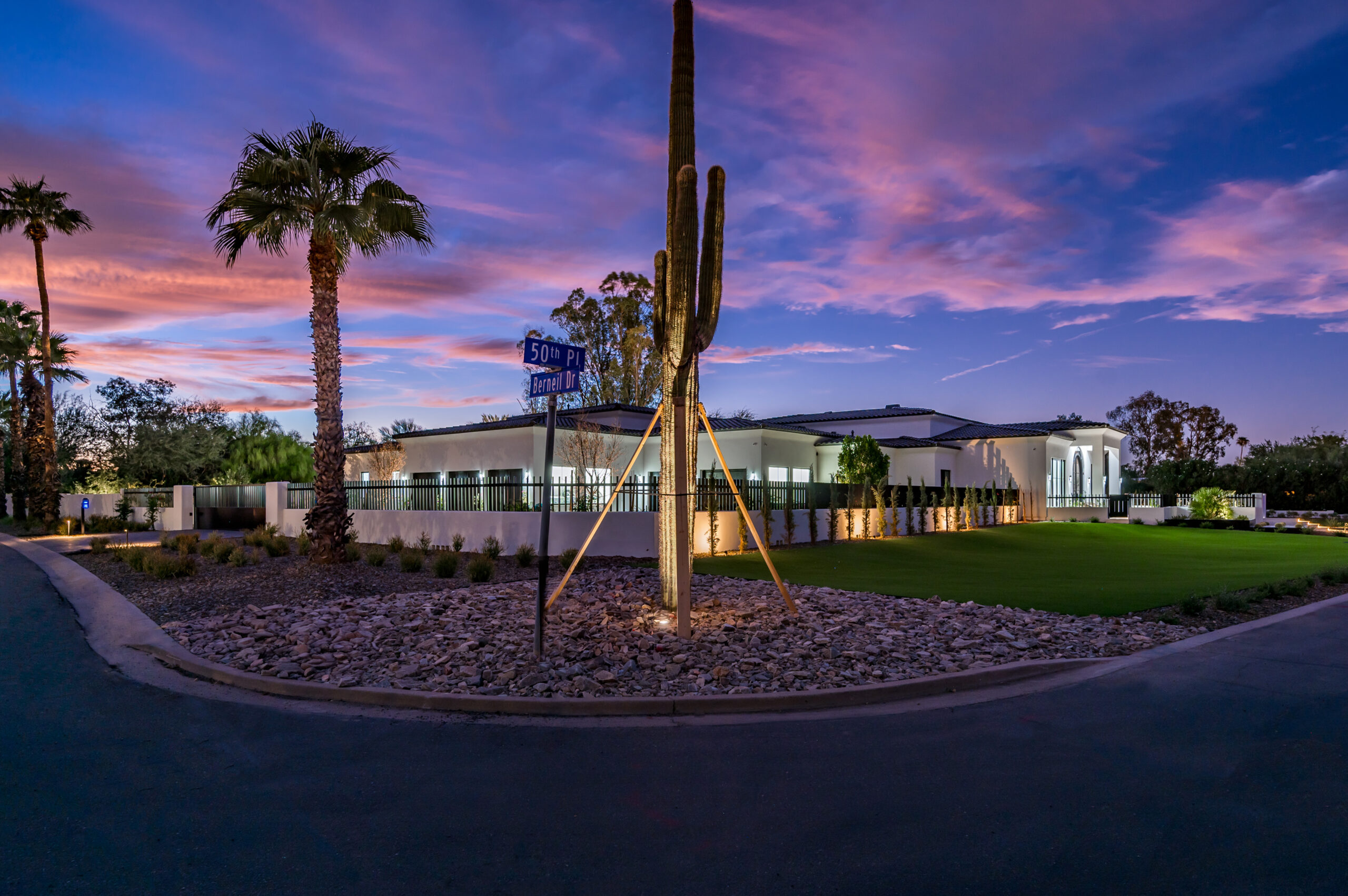 9422 N 50th Pl - High Res-32