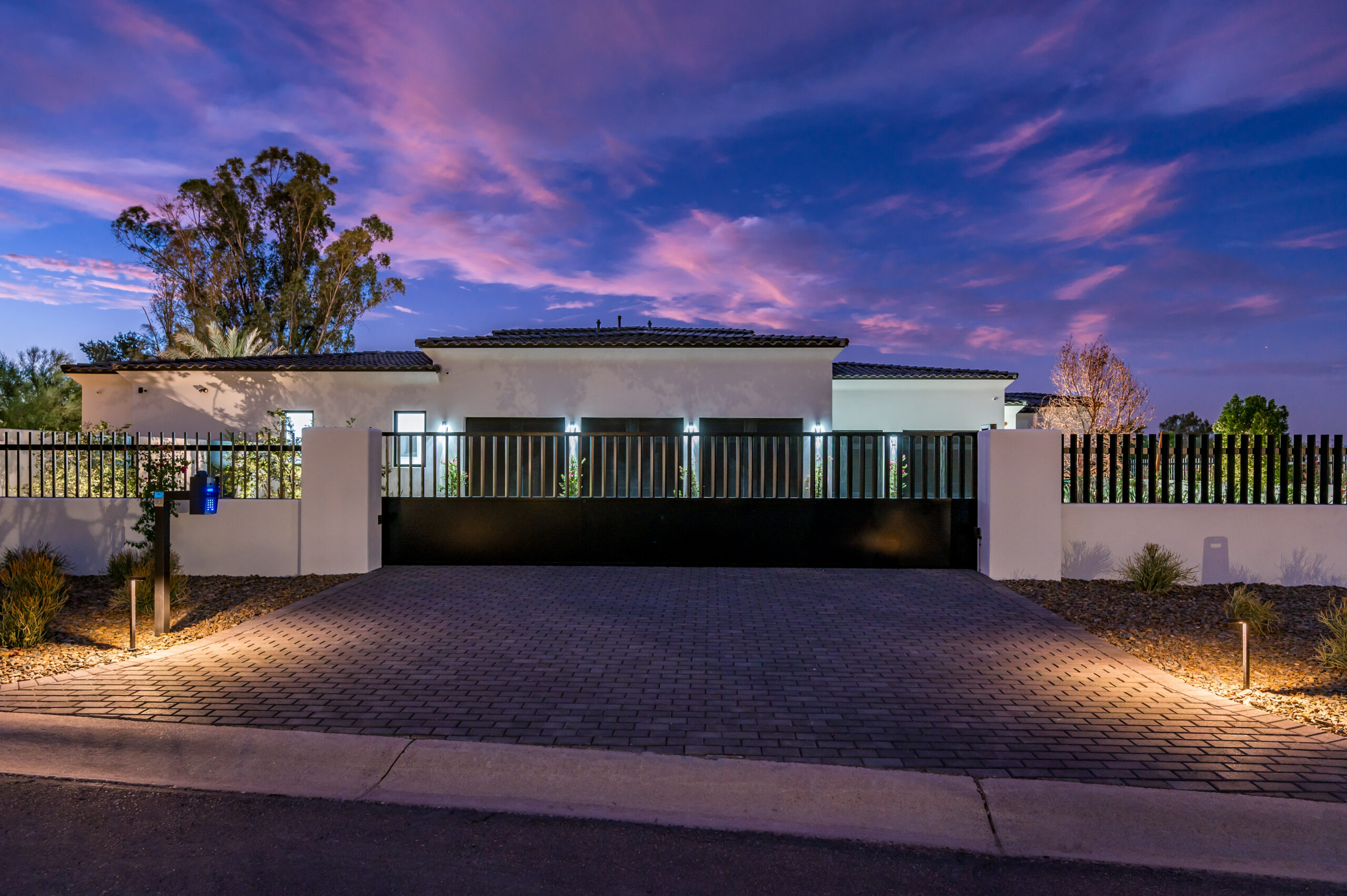 9422 N 50th Pl - High Res-33