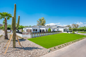 9422 N 50th Pl - High Res-7