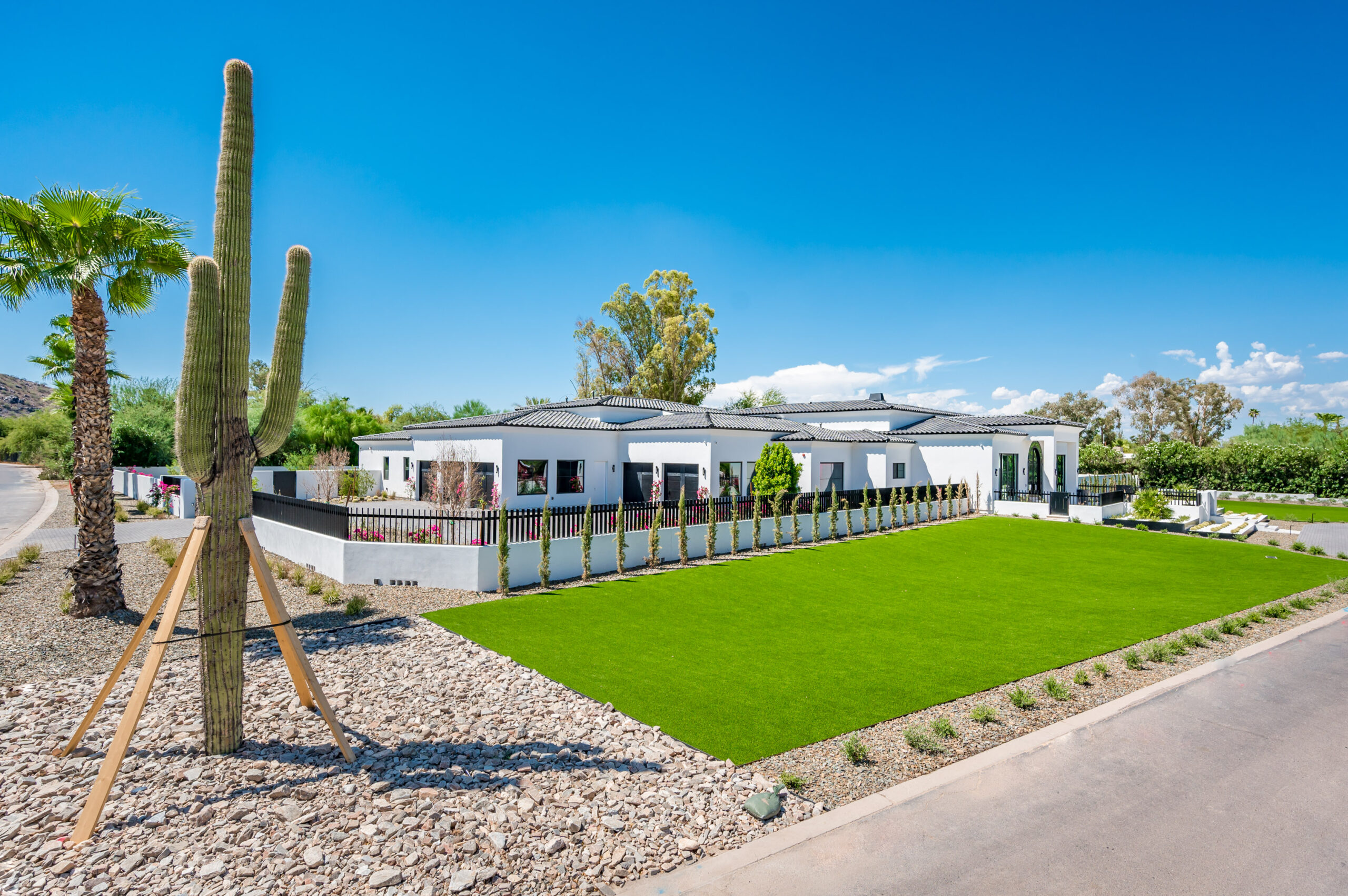 9422 N 50th Pl - High Res-7