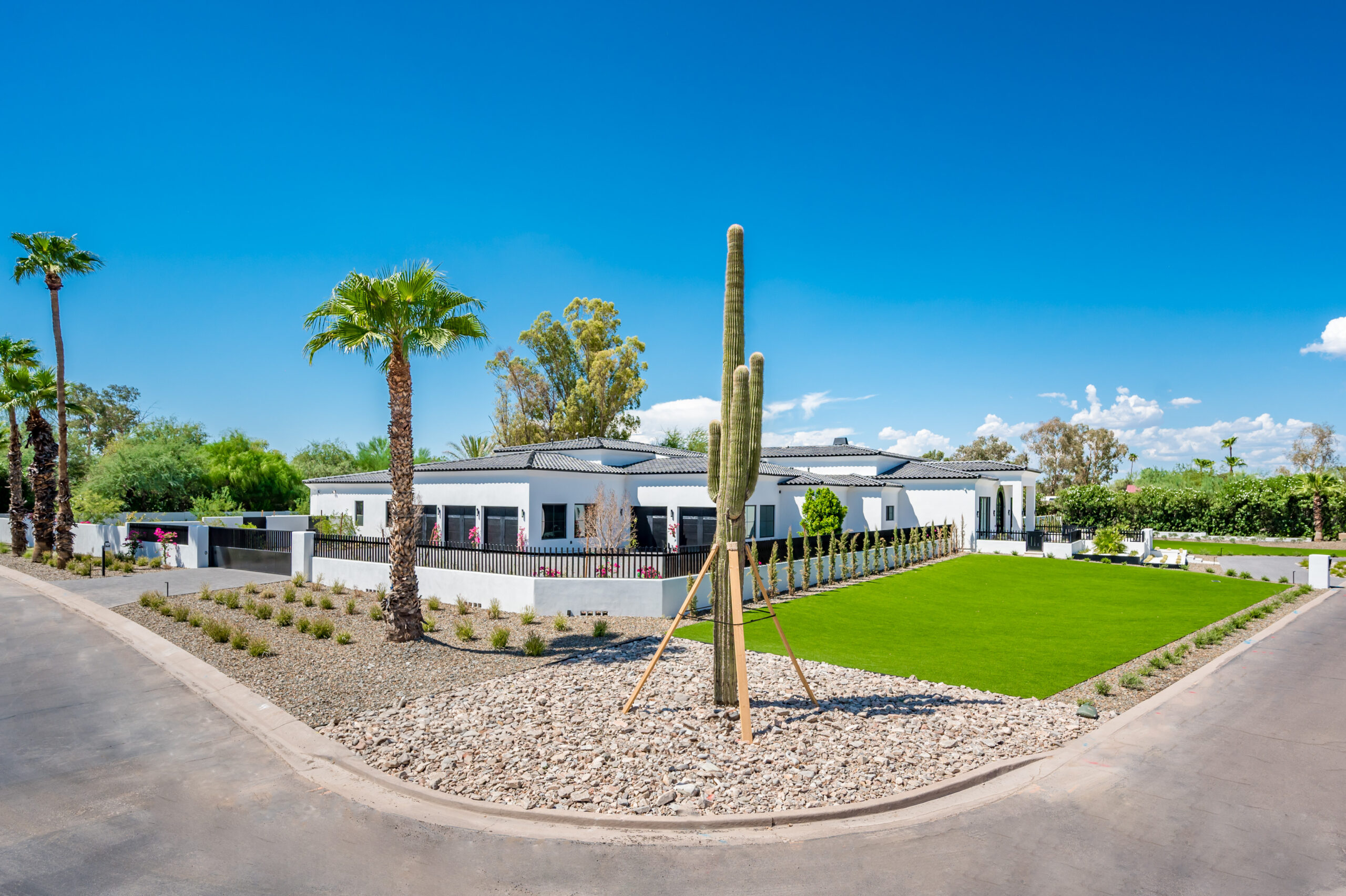 9422 N 50th Pl - High Res-8