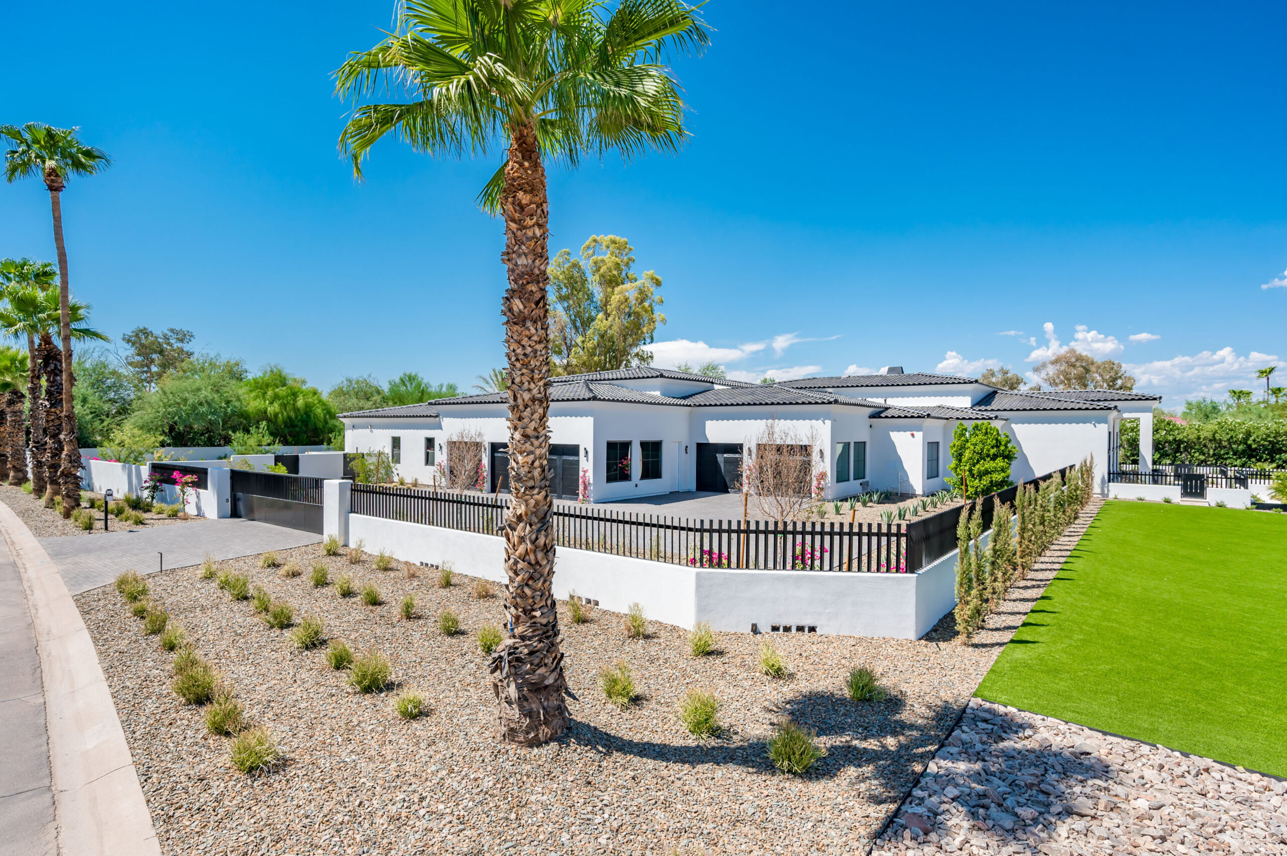 9422 N 50th Pl - High Res-9